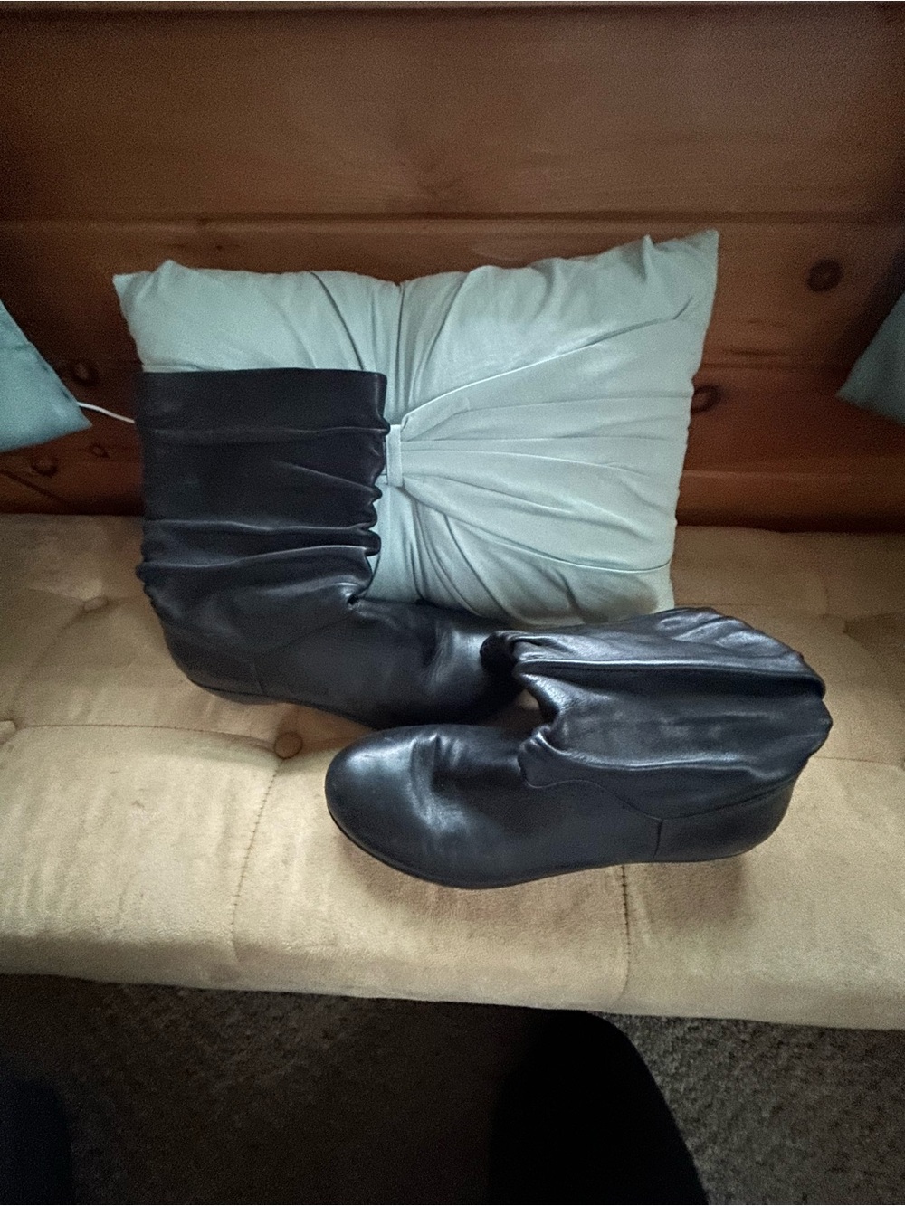 Women’s Black Leather Mid-Calf Boots 7